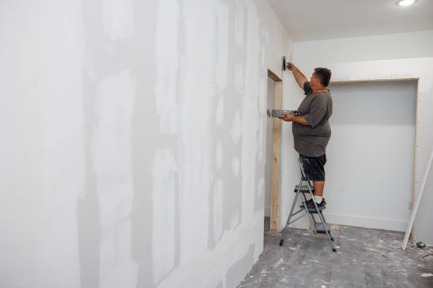 Best Interior Painting  in River Heights, UT